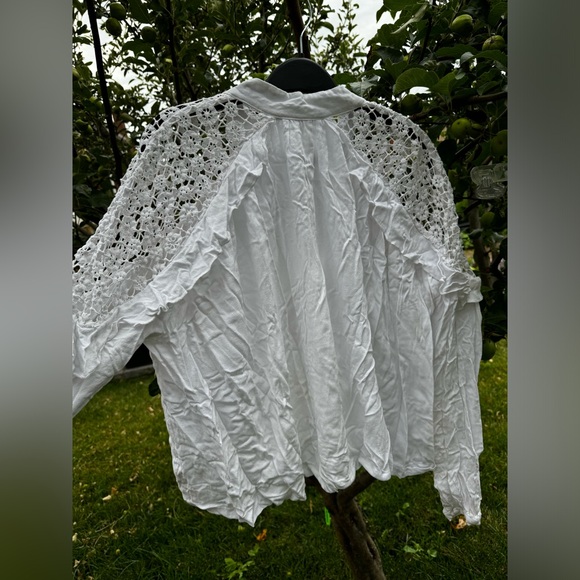 FREE PEOPLE Little Bit of Love White Ruffled Blouse Top, Sz L - Picture 14 of 15